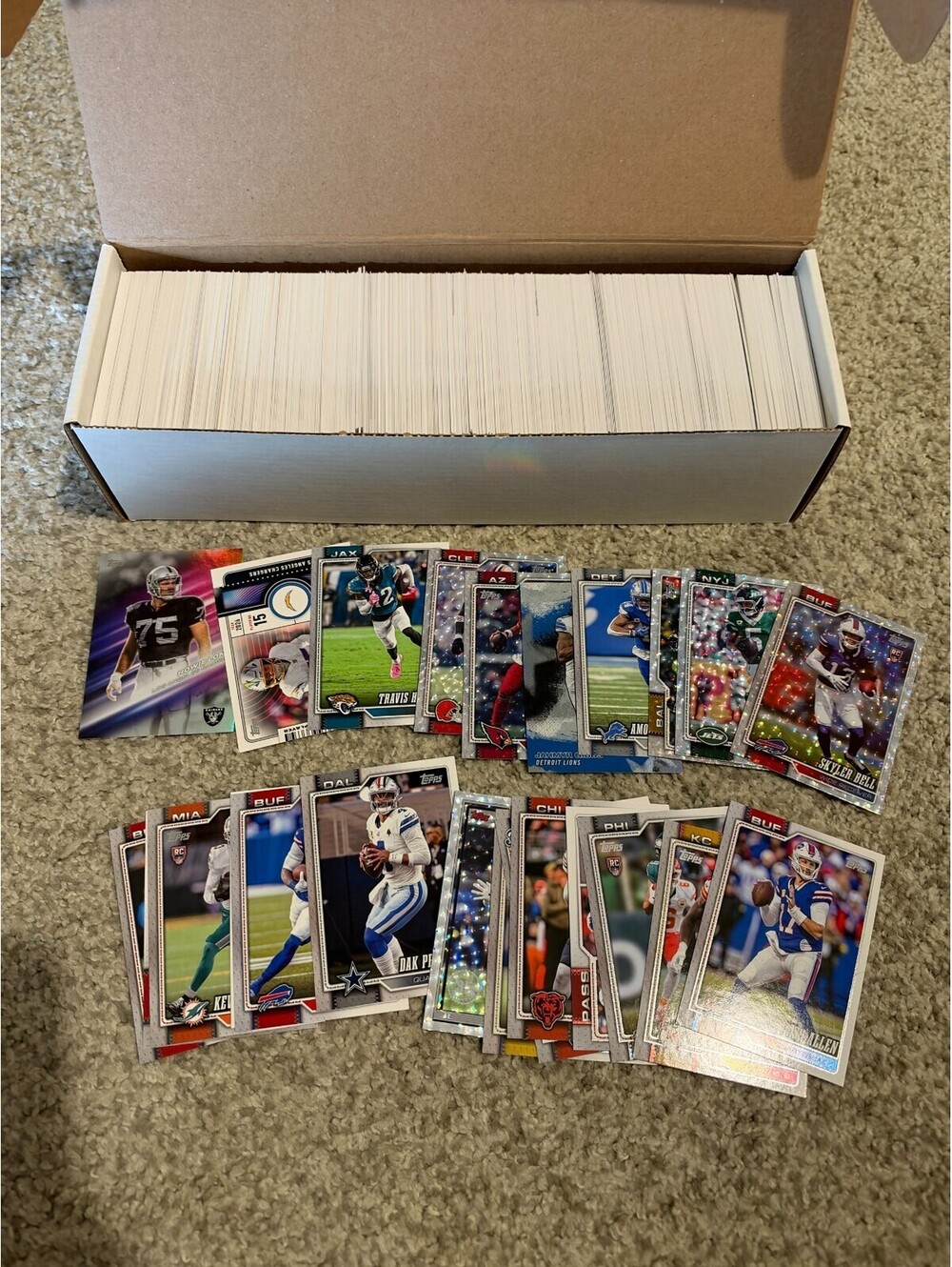 2026 Topps Flagship Football NFL Trading Cards Bulk 600+ NFL Cards